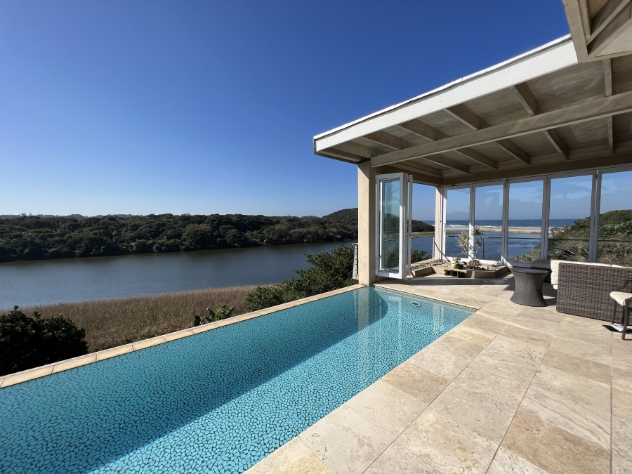 6 Bedroom Property for Sale in Bonza Bay Eastern Cape